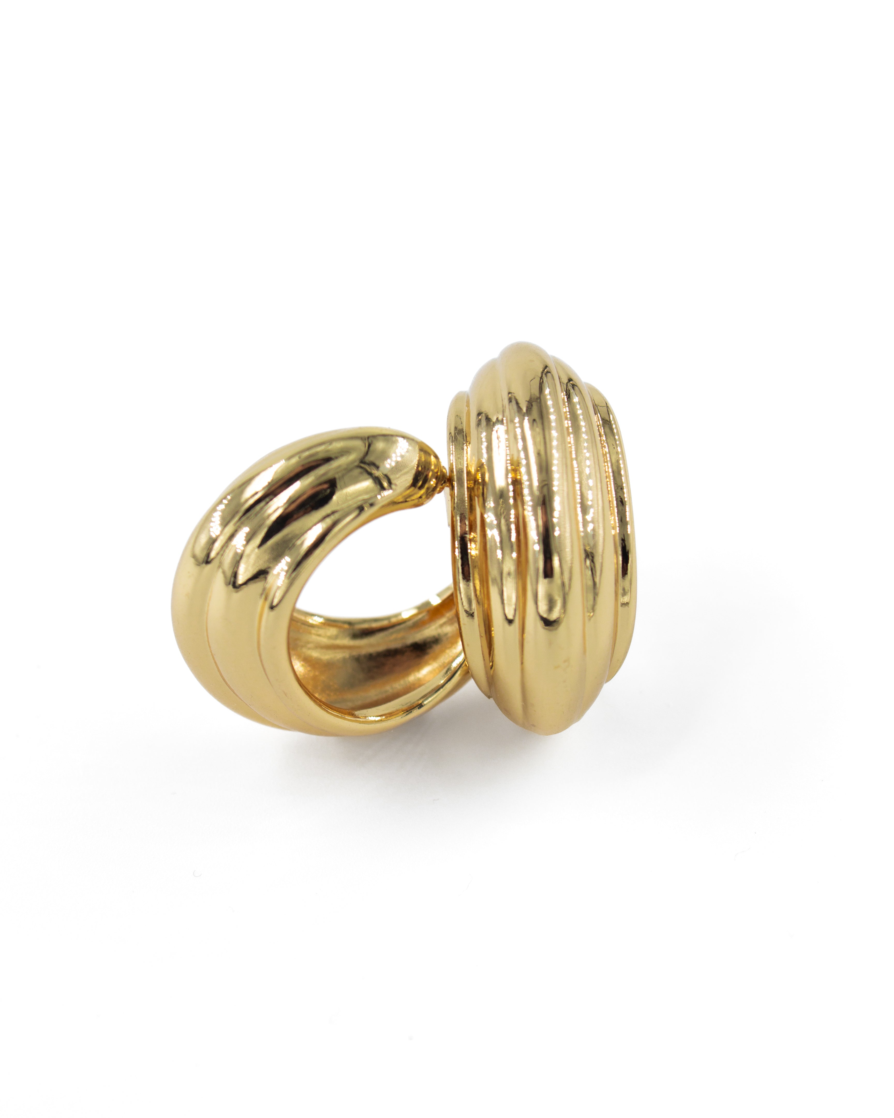 UNDULATUS DALGALI ÇELİK KÜPE