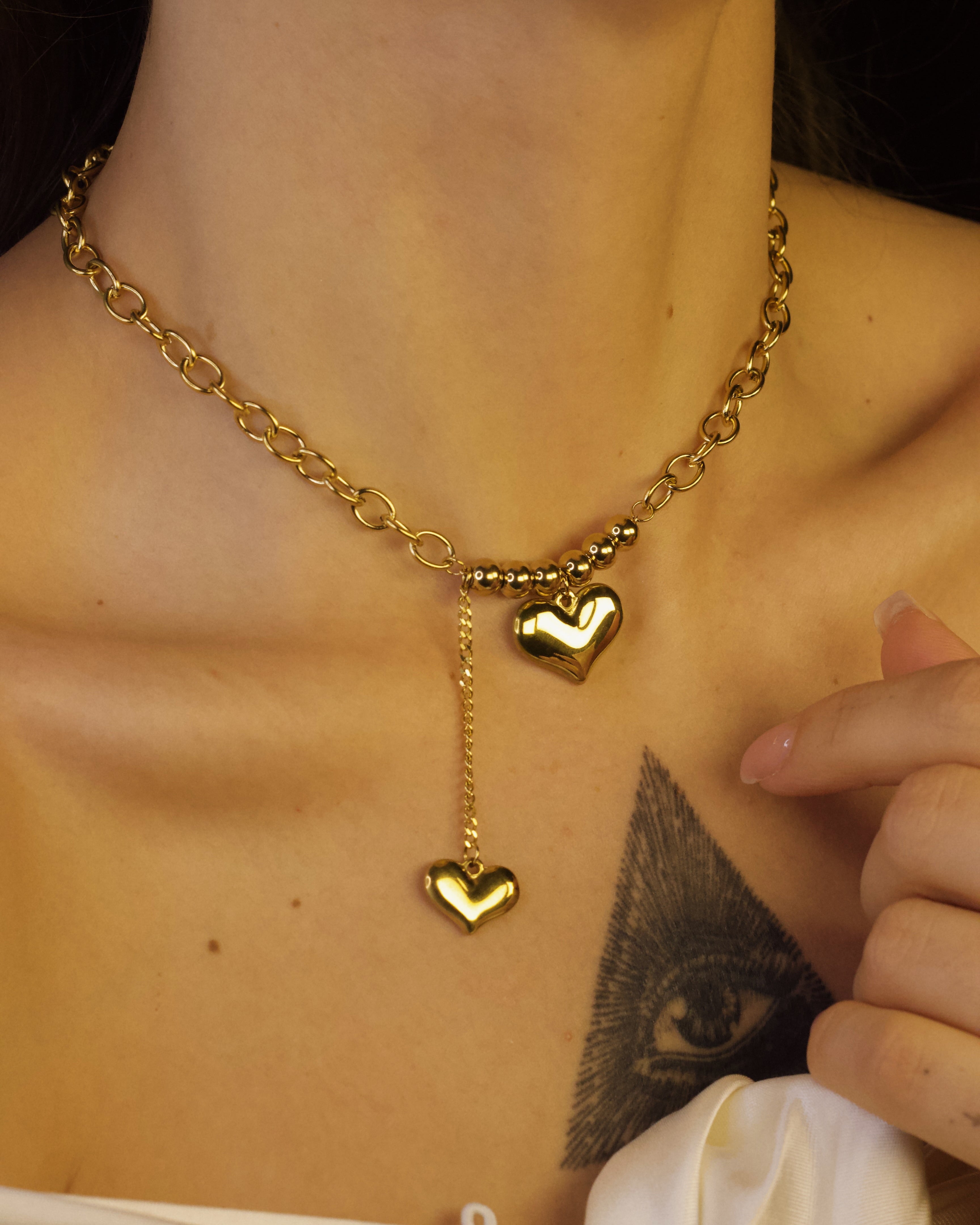 PONDERA GOLD KALPLİ CHARMLI ÇELİK KOLYE