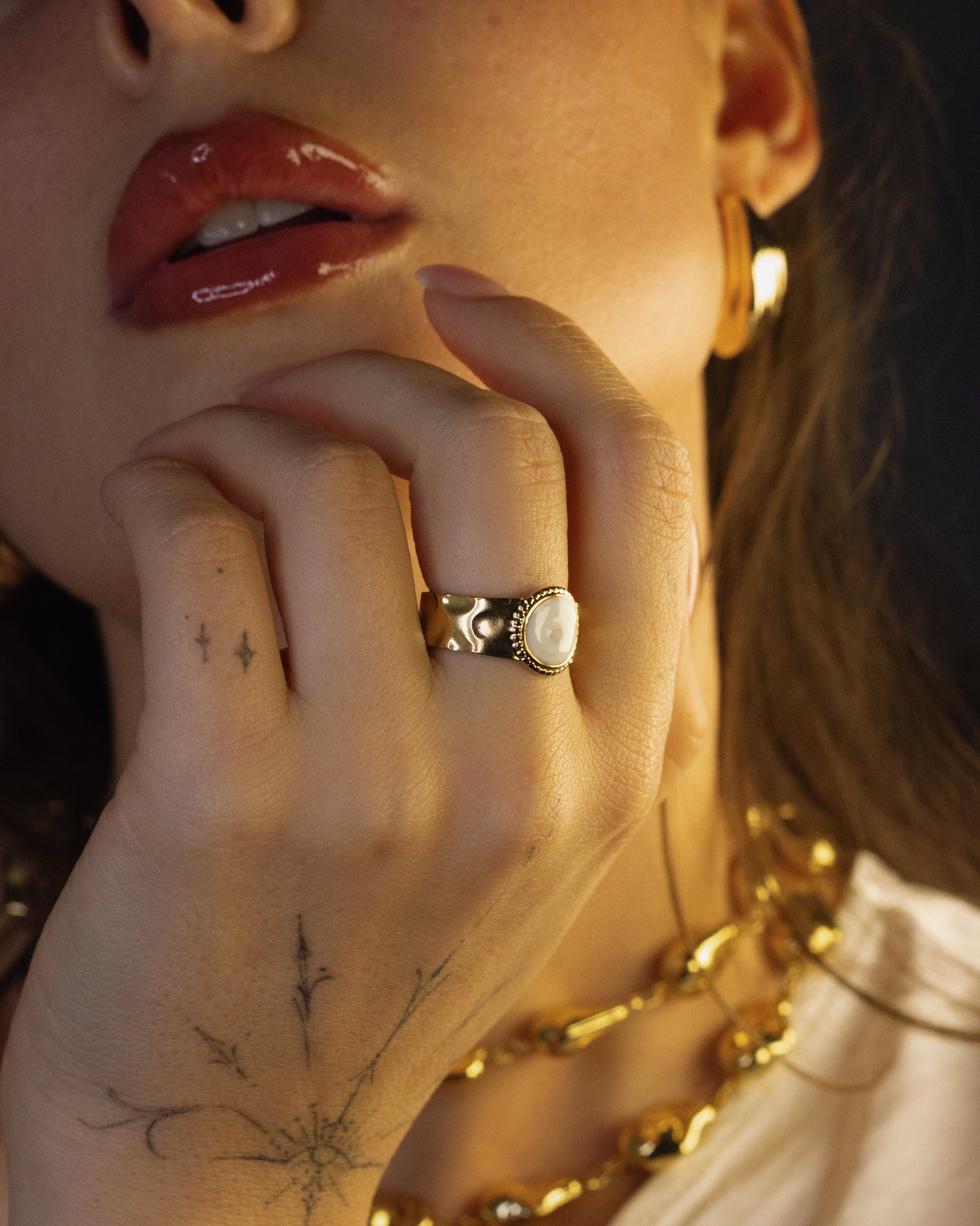 OPUS BEYAZ TAŞLI AYARLANABİLİR ÇELİK YÜZÜK