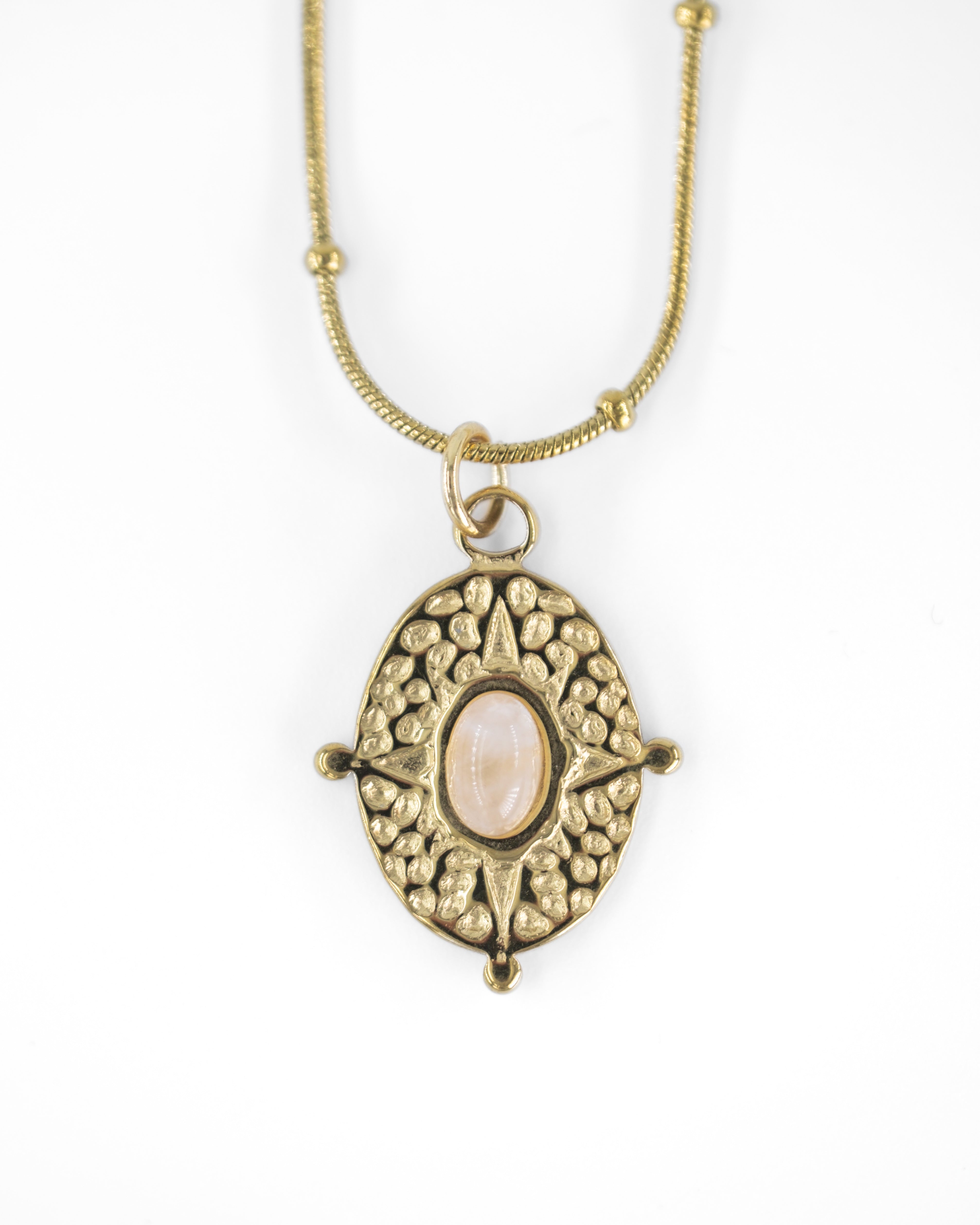 ECLIPTA KABARTMALI ÇELİK KOLYE