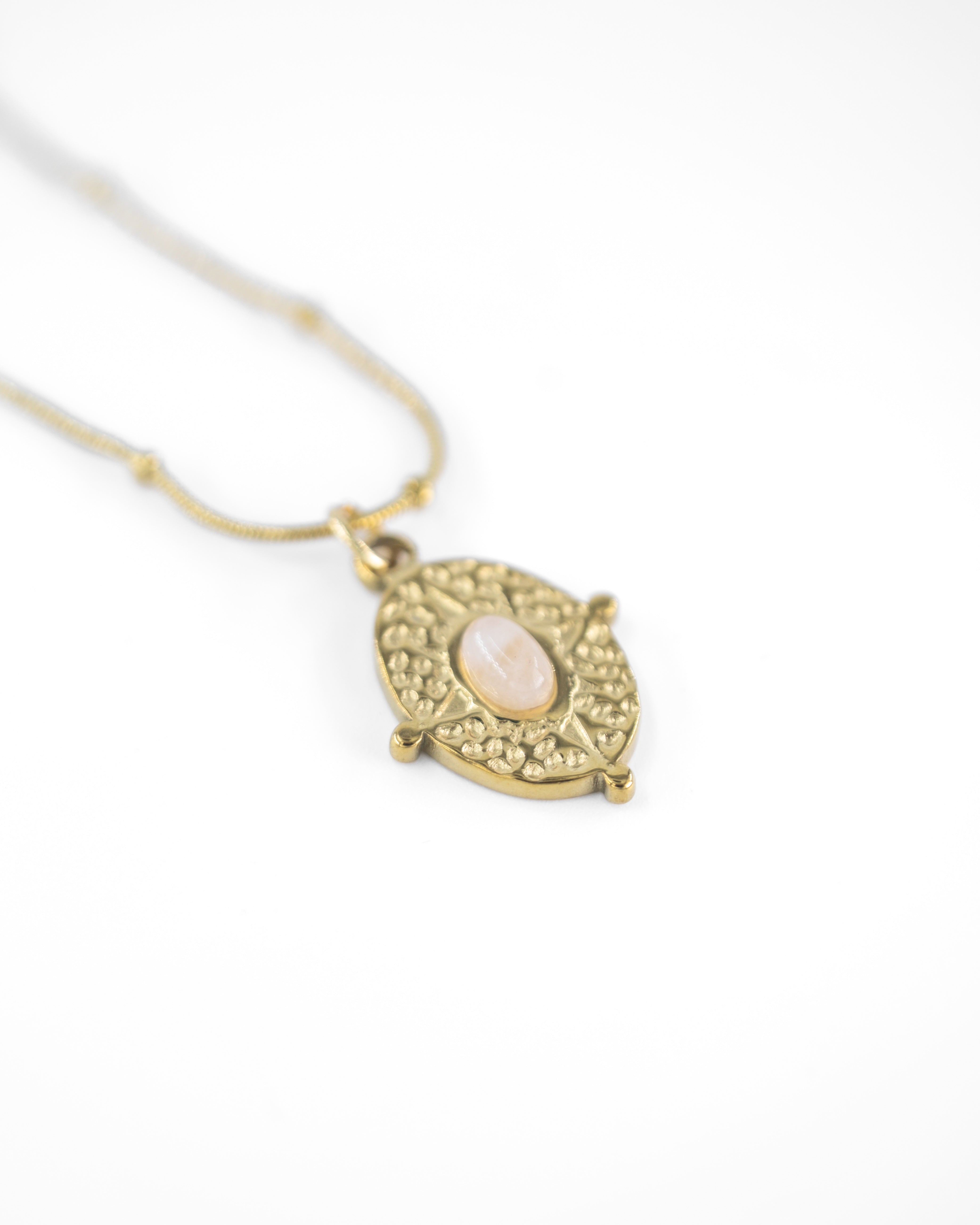 ECLIPTA KABARTMALI ÇELİK KOLYE