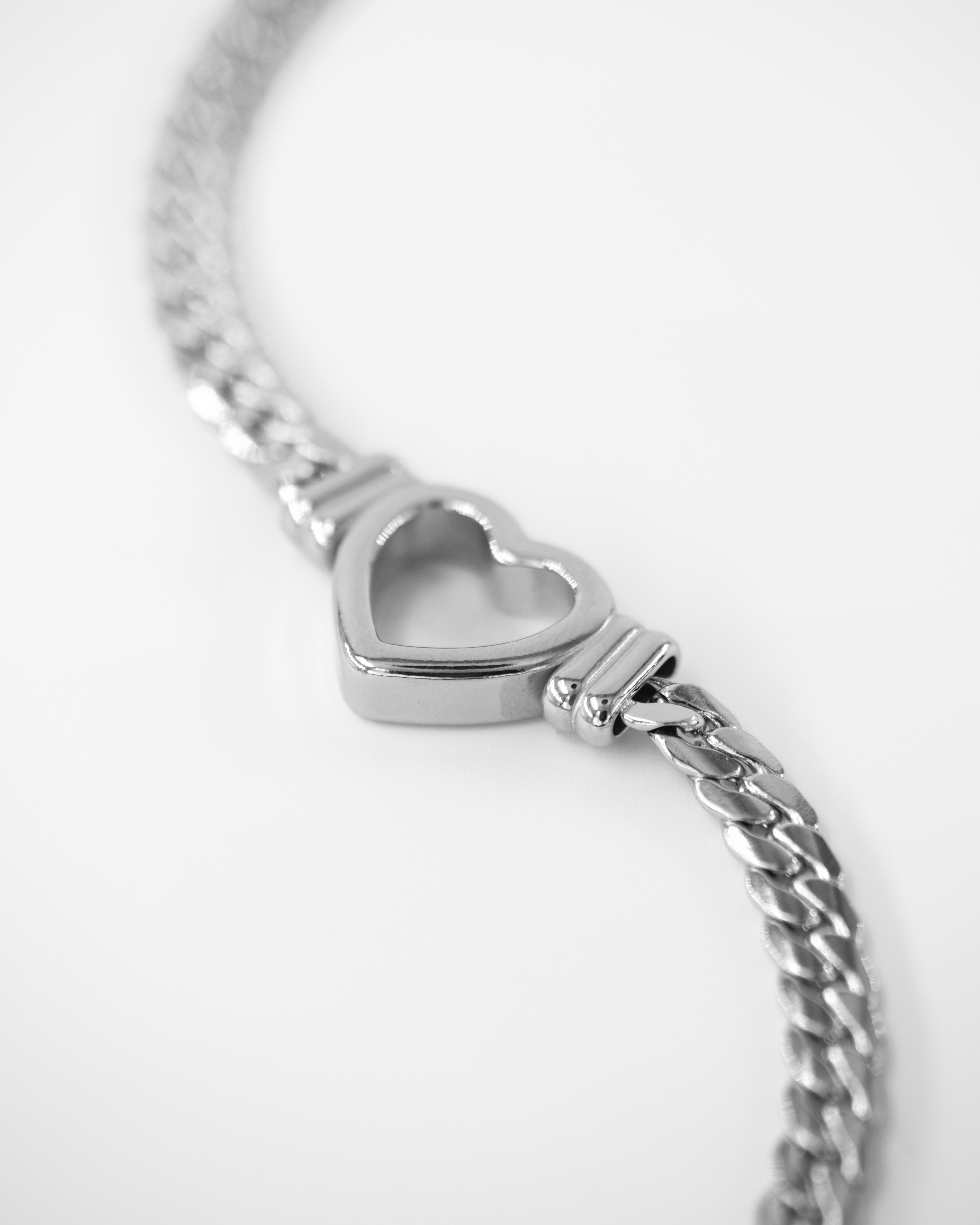 VENA AMOR SILVER KALPLİ ÇELİK BİLEKLİK