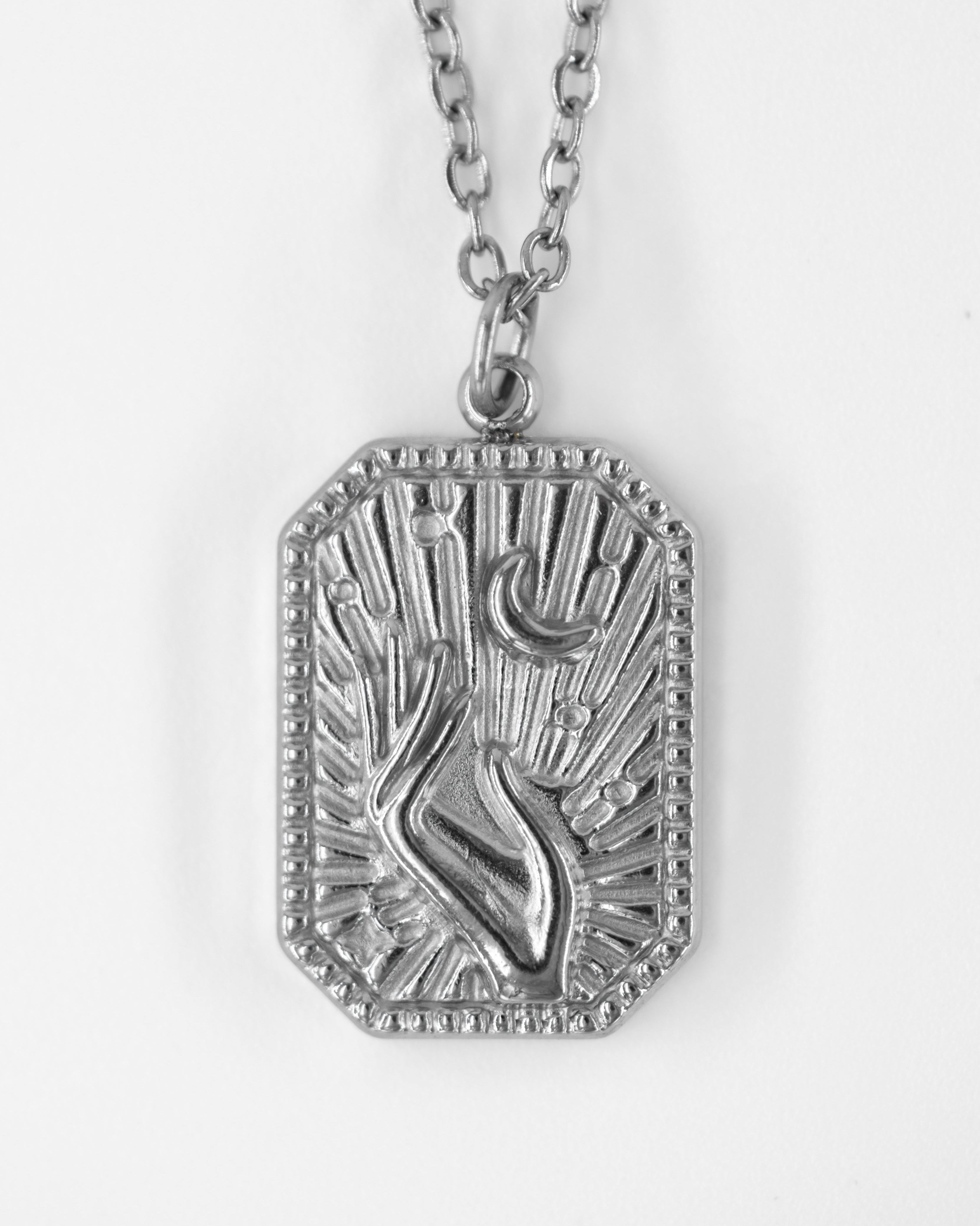 LUNA MANUS ANTİK ÇELİK KOLYE