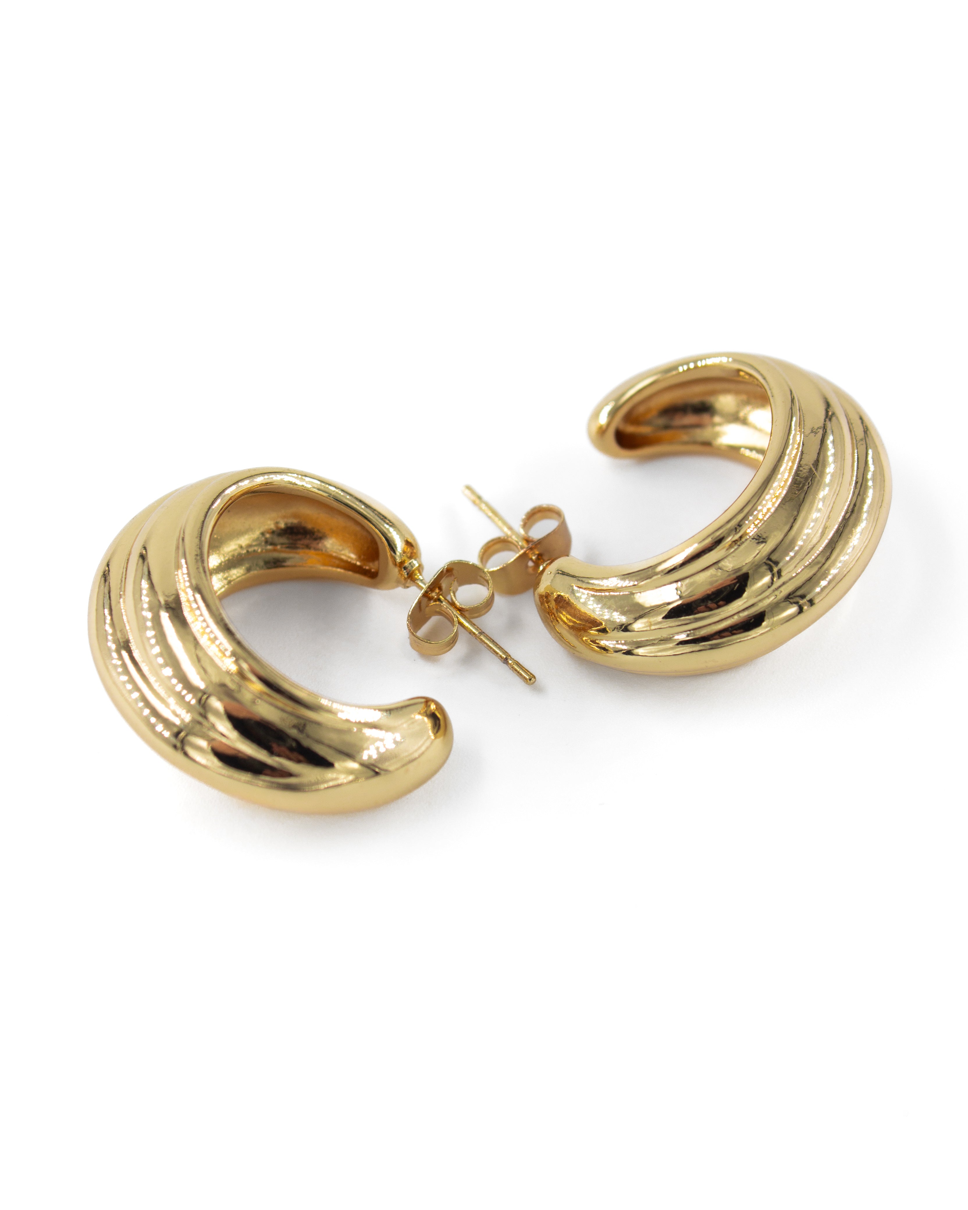 UNDULATUS DALGALI ÇELİK KÜPE