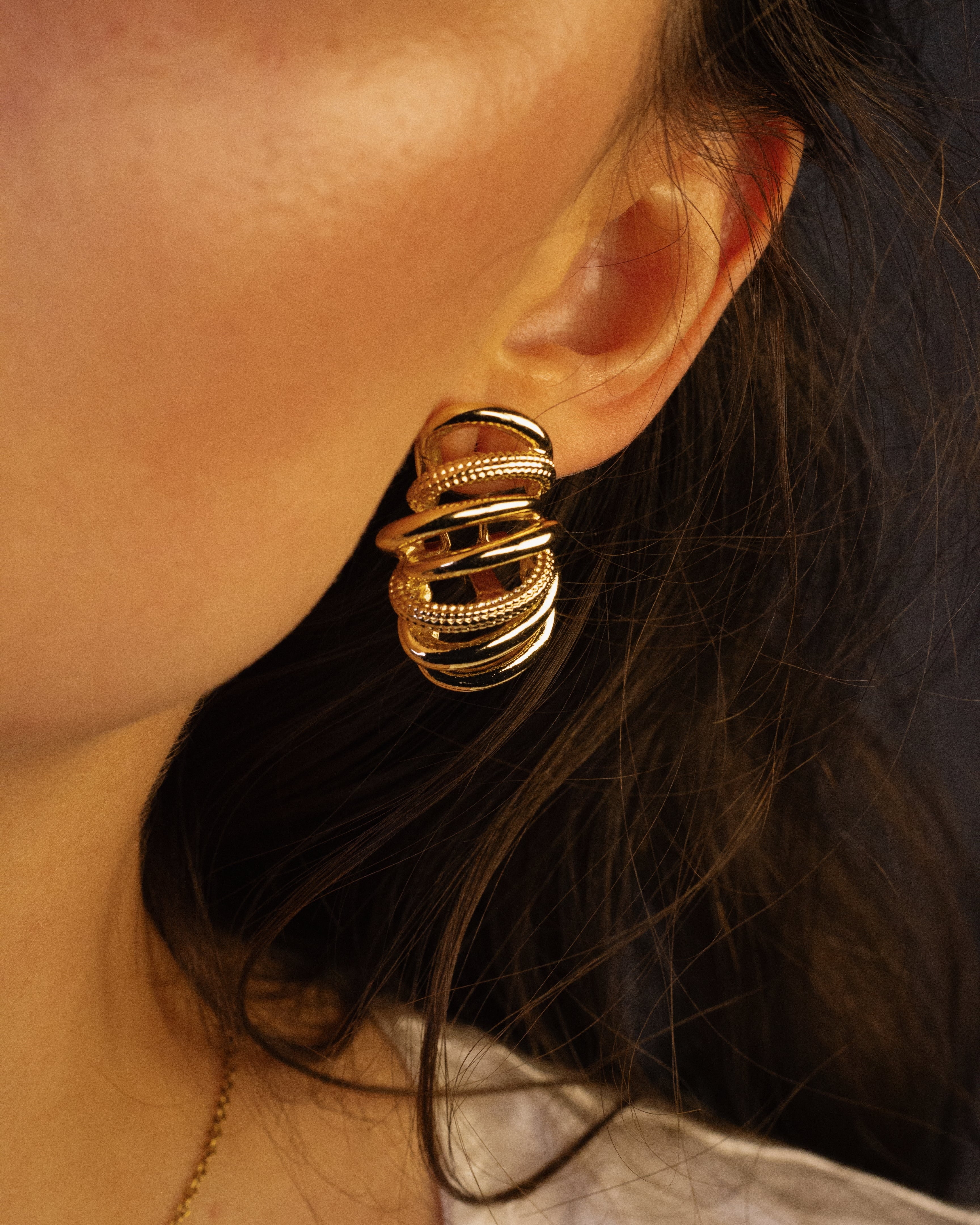 TEXTUS KATMANLI ÇELİK KÜPE